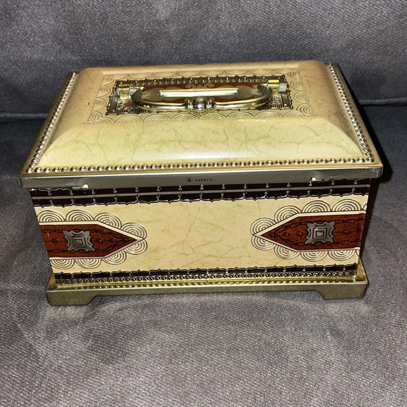 Vintage Bluebird Confectionery Tin Coin Bank. England. - Picture 5 of 7